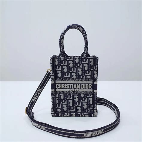 lady dior phone pouch price|Dior complimentary phone charm.